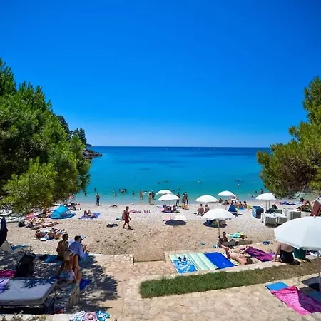 Apartment Nora Near The Beach Pula Exterior photo